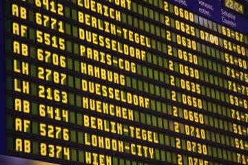 U.S. Government Shutdown Leads to Over 2,700 Flight Delays Amid Air Traffic Controller Shortage